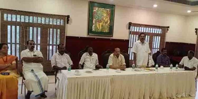 ശ്രീലങ്കയുടെ അവസ്ഥയിലേക്കാണ് കേരളം നീങ്ങുന്നതെന്നും ഈ വിപത്ത് ജനങ്ങള് തിരിച്ചറിയണം : അഡ്വ.എ.എന് രാജന് ബാബു ശ്രീലങ്കയുടെ അവസ്ഥയിലേക്കാണ് കേരളം നീങ്ങുന്നതെന്നും ഈ വിപത്ത് ജനങ്ങള് തിരിച്ചറിയണം : അഡ്വ.എ.എന് രാജന് ബാബു