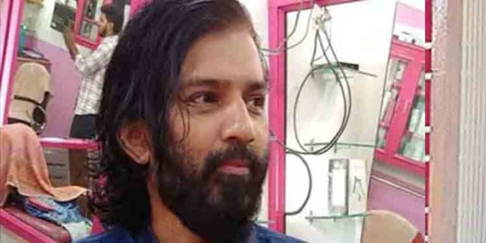 നീലേശ്വരം റെയില്വേ സ്റ്റേഷനരികേ പരിക്കേറ്റ നിലയില് കണ്ടെത്തിയ മാധ്യമ പ്രവര്ത്തകന് മരിച്ചു നീലേശ്വരം റെയില്വേ സ്റ്റേഷനരികേ പരിക്കേറ്റ നിലയില് കണ്ടെത്തിയ മാധ്യമ പ്രവര്ത്തകന് മരിച്ചു