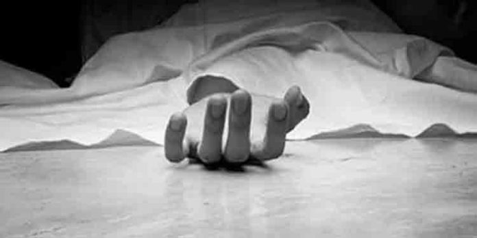 സുരക്ഷയ്ക്കായി വീട്ടുവാതിലില് ഒരുക്കിയ വൈദ്യുതി കണക്ഷനില് നിന്നും ഷോക്കേറ്റ് വൃദ്ധ മരിച്ചു സുരക്ഷയ്ക്കായി വീട്ടുവാതിലില് ഒരുക്കിയ വൈദ്യുതി കണക്ഷനില് നിന്നും ഷോക്കേറ്റ് വൃദ്ധ മരിച്ചു