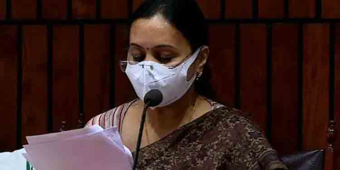 ആരോഗ്യമന്ത്രി വീണ ജോര്ജിന് സ്പീക്കറുടെ താക്കീത് ; നിയമസഭാ ചോദ്യങ്ങള്ക്ക് അവ്യക്തമായ മറുപടി ആരോഗ്യമന്ത്രി വീണ ജോര്ജിന് സ്പീക്കറുടെ താക്കീത് ; നിയമസഭാ ചോദ്യങ്ങള്ക്ക് അവ്യക്തമായ മറുപടി