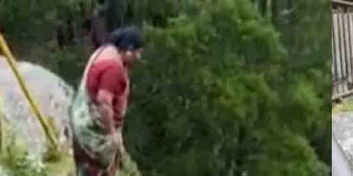 നീലഗിരിയിലെ ദൊഡബെട്ട മലമുകളില് നിന്ന് ചാടി 62 കാരിയായ സ്ത്രീ ആത്മഹത്യ ചെയ്തു നീലഗിരിയിലെ ദൊഡബെട്ട മലമുകളില് നിന്ന് ചാടി 62 കാരിയായ സ്ത്രീ ആത്മഹത്യ ചെയ്തു