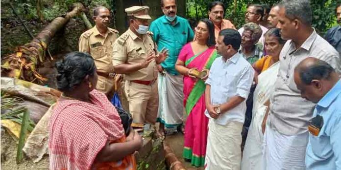 റാന്നി താലൂക്കില് ഹെൽപ്പ് ഡെസ്ക് ആരംഭിക്കാൻ അവലോകന യോഗത്തിൽ തീരുമാനം റാന്നി താലൂക്കില് ഹെൽപ്പ് ഡെസ്ക് ആരംഭിക്കാൻ അവലോകന യോഗത്തിൽ തീരുമാനം