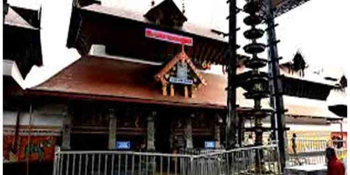 ഗുരുവായൂര് ക്ഷേത്രത്തില് വന് സുരക്ഷാ വീഴ്ച ; ക്ഷേത്രനടപ്പുരയിലൂടെ യുവാവ് ബൈക്കില് കറങ്ങി ഗുരുവായൂര് ക്ഷേത്രത്തില് വന് സുരക്ഷാ വീഴ്ച ; ക്ഷേത്രനടപ്പുരയിലൂടെ യുവാവ് ബൈക്കില് കറങ്ങി