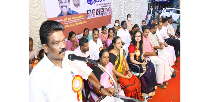 വനാവകാശ കൈവശ രേഖ വിതരണം ചെയ്യുന്നതില് പത്തനംതിട്ട ജില്ല മികച്ച മാതൃക : മന്ത്രി കെ. രാധാകൃഷ്ണന് വനാവകാശ കൈവശ രേഖ വിതരണം ചെയ്യുന്നതില് പത്തനംതിട്ട ജില്ല മികച്ച മാതൃക : മന്ത്രി കെ. രാധാകൃഷ്ണന്