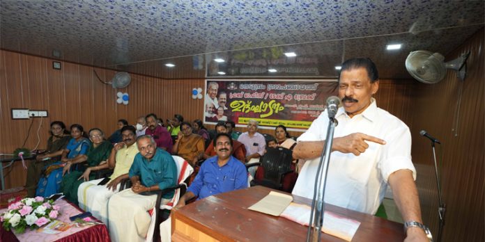 തദ്ദേശ സ്വയം ഭരണ സ്ഥാപനങ്ങള് സുസ്ഥിരമായ സംരംഭങ്ങള് ആരംഭിക്കണം : മന്ത്രി എം.വി. ഗോവിന്ദന് മാസ്റ്റര് തദ്ദേശ സ്വയം ഭരണ സ്ഥാപനങ്ങള് സുസ്ഥിരമായ സംരംഭങ്ങള് ആരംഭിക്കണം : മന്ത്രി എം.വി. ഗോവിന്ദന് മാസ്റ്റര്