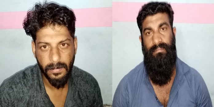 നൈറ്റ് പട്രോളിങ് സംഘത്തിനെ തടഞ്ഞു, പോലീസ് വാഹനത്തിന്റെ ഡോർ നശിപ്പിച്ചു : പ്രതികൾ റിമാൻഡിൽ നൈറ്റ് പട്രോളിങ് സംഘത്തിനെ തടഞ്ഞു, പോലീസ് വാഹനത്തിന്റെ ഡോർ നശിപ്പിച്ചു : പ്രതികൾ റിമാൻഡിൽ