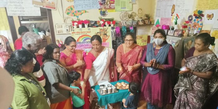 അംഗൻവാടികളിൽ ഇനി മുതല് പാലും മുട്ടയും ; വിതരണോദ്ഘാടനം നടത്തി അംഗൻവാടികളിൽ ഇനി മുതല് പാലും മുട്ടയും ; വിതരണോദ്ഘാടനം നടത്തി