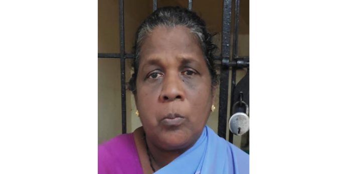 കച്ചവടത്തിനായി കൊണ്ടുവന്ന കഞ്ചാവുമായി സ്ത്രീ പിടിയിൽ കച്ചവടത്തിനായി കൊണ്ടുവന്ന കഞ്ചാവുമായി സ്ത്രീ പിടിയിൽ