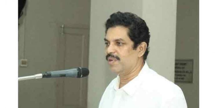 എല്ലാ വിഭാഗം ജനങ്ങളും ഒരു മനസ്സോടെ ദുരന്ത മുഖത്ത് കർമ്മനിരതരായി ഉണ്ടാകണം ; പ്രൊഫ.ലോപ്പസ് മാത്യു എല്ലാ വിഭാഗം ജനങ്ങളും ഒരു മനസ്സോടെ ദുരന്ത മുഖത്ത് കർമ്മനിരതരായി ഉണ്ടാകണം ; പ്രൊഫ.ലോപ്പസ് മാത്യു