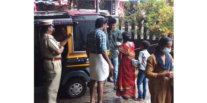 എസ് പി സി ദിനത്തിൽ ഭക്ഷണവിതരണം നടത്തി എസ് പി സി ദിനത്തിൽ ഭക്ഷണവിതരണം നടത്തി