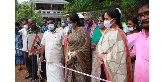 മഴക്കെടുതി : ജില്ലയിലെ വിവിധ സ്ഥലങ്ങള് ആരോഗ്യമന്ത്രി സന്ദര്ശിച്ചു മഴക്കെടുതി : ജില്ലയിലെ വിവിധ സ്ഥലങ്ങള് ആരോഗ്യമന്ത്രി സന്ദര്ശിച്ചു