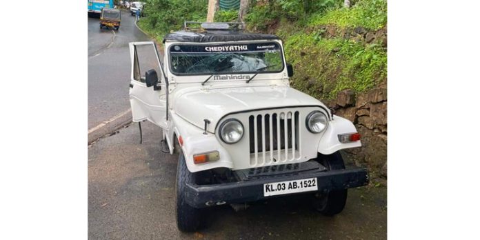 ഞള്ളൂരിൽ ബസും ജീപ്പും കൂട്ടിയിടിച്ചു അപകടം ഞള്ളൂരിൽ ബസും ജീപ്പും കൂട്ടിയിടിച്ചു അപകടം