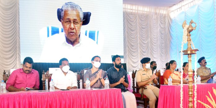 മലയാലപ്പുഴ പുതിയ പോലീസ് സ്റ്റേഷന് കെട്ടിടം മുഖ്യമന്ത്രി ഉദ്ഘാടനം ചെയ്തു മലയാലപ്പുഴ പുതിയ പോലീസ് സ്റ്റേഷന് കെട്ടിടം മുഖ്യമന്ത്രി ഉദ്ഘാടനം ചെയ്തു