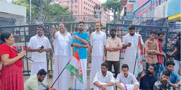 അടൂർ നഗരസഭാ ചെയർമാൻ രാജിവെക്കണം – യൂത്ത് കോൺഗ്രസ് അടൂർ നഗരസഭാ ചെയർമാൻ രാജിവെക്കണം – യൂത്ത് കോൺഗ്രസ്