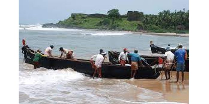 കേരള, കര്ണാടക, ലക്ഷദ്വീപ് തീരങ്ങളില് ഇന്നുമുതൽ മത്സ്യബന്ധനം പാടില്ല കേരള, കര്ണാടക, ലക്ഷദ്വീപ് തീരങ്ങളില് ഇന്നുമുതൽ മത്സ്യബന്ധനം പാടില്ല