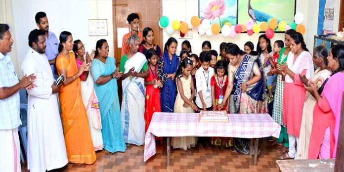 ജന്മദിനം സ്കൂളിൽ ആഘോഷിച്ചു ജന്മദിനം സ്കൂളിൽ ആഘോഷിച്ചു
