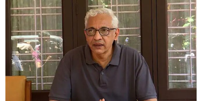 സർവകലാശാല പോര് കോടതിയിലേക്ക് ; ഗവര്ണറുടെ സ്റ്റേ-കാരണം കാണിക്കൽ നടപടികൾക്കെതിരെ കണ്ണൂർ വി സി സർവകലാശാല പോര് കോടതിയിലേക്ക് ; ഗവര്ണറുടെ സ്റ്റേ-കാരണം കാണിക്കൽ നടപടികൾക്കെതിരെ കണ്ണൂർ വി സി