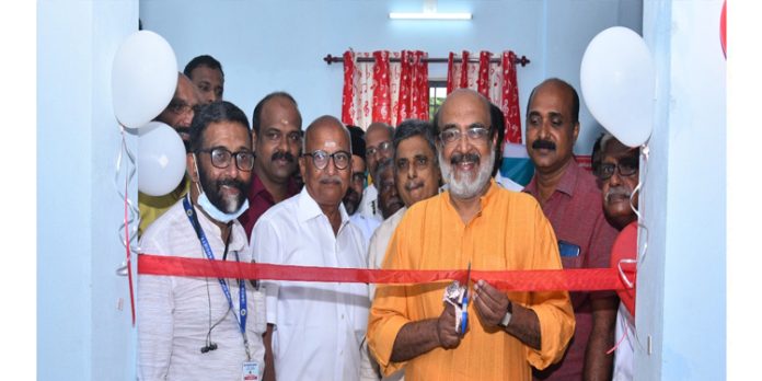അവകാശബോധത്തിനൊപ്പം മനസ്സിൽ കരുണയും വേണം ; മുൻ ധനമന്ത്രി ടി എം തോമസ് ഐസക്ക് അവകാശബോധത്തിനൊപ്പം മനസ്സിൽ കരുണയും വേണം ; മുൻ ധനമന്ത്രി ടി എം തോമസ് ഐസക്ക്