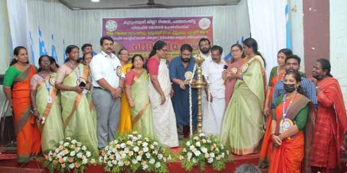 സ്നേഹിത കോളിംഗ് ബെല് അംഗങ്ങളുടെ സ്നേഹ സംഗമവും കലാവിരുന്നും നടത്തി സ്നേഹിത കോളിംഗ് ബെല് അംഗങ്ങളുടെ സ്നേഹ സംഗമവും കലാവിരുന്നും നടത്തി