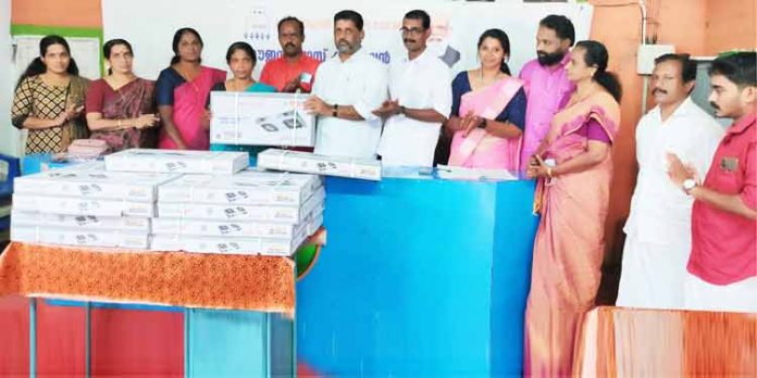 പ്രധാനമന്ത്രി ഉജ്ജ്വല യോജന ഉപഭോക്തൃ സംഗമം സൗജന്യ ഗ്യാസ് കണക്ഷൻ വിതരണം പ്രധാനമന്ത്രി ഉജ്ജ്വല യോജന ഉപഭോക്തൃ സംഗമം സൗജന്യ ഗ്യാസ് കണക്ഷൻ വിതരണം