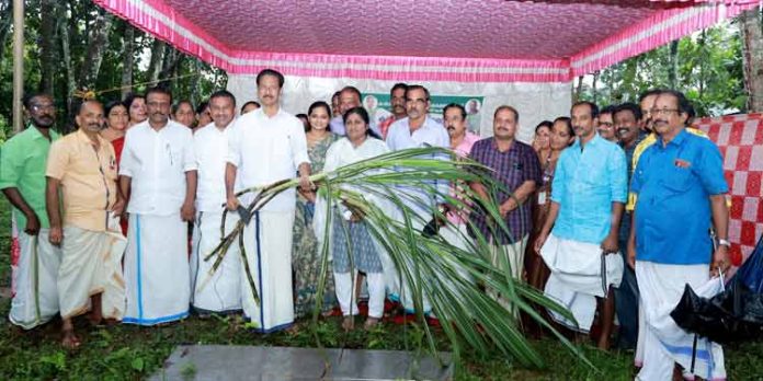 കരിമ്പ് കൃഷി പുനരുജീവനവും ശര്ക്കര ഉത്പാദനവും പദ്ധതിക്ക് തുടക്കമായി കരിമ്പ് കൃഷി പുനരുജീവനവും ശര്ക്കര ഉത്പാദനവും പദ്ധതിക്ക് തുടക്കമായി