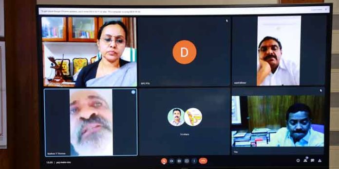 ചുങ്കപ്പാറയില് വെള്ളം കയറി ഉണ്ടായ നാശനഷ്ടം മുഖ്യമന്ത്രിയുടെ ശ്രദ്ധയില്പ്പെടുത്തും : മന്ത്രി വീണാ ജോര്ജ് ചുങ്കപ്പാറയില് വെള്ളം കയറി ഉണ്ടായ നാശനഷ്ടം മുഖ്യമന്ത്രിയുടെ ശ്രദ്ധയില്പ്പെടുത്തും : മന്ത്രി വീണാ ജോര്ജ്
