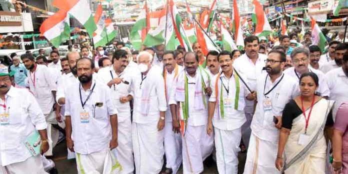 നാടിന്റെ ആവേശമായി ആസാദ് കീ ഗൗരവ് പദയാത്ര ; രണ്ടാം ദിവസമായ ഇന്ന് റാന്നി മന്ദമരുതിയില് നിന്നും തുടക്കം നാടിന്റെ ആവേശമായി ആസാദ് കീ ഗൗരവ് പദയാത്ര ; രണ്ടാം ദിവസമായ ഇന്ന് റാന്നി മന്ദമരുതിയില് നിന്നും തുടക്കം