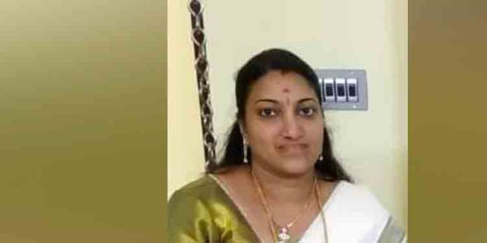 അപകടത്തിൽ പരുക്കേറ്റ യുവതിയെ ആശുപത്രി അധികൃതർ കൊന്നു ; ആരോപണവുമായി ബന്ധുക്കൾ അപകടത്തിൽ പരുക്കേറ്റ യുവതിയെ ആശുപത്രി അധികൃതർ കൊന്നു ; ആരോപണവുമായി ബന്ധുക്കൾ