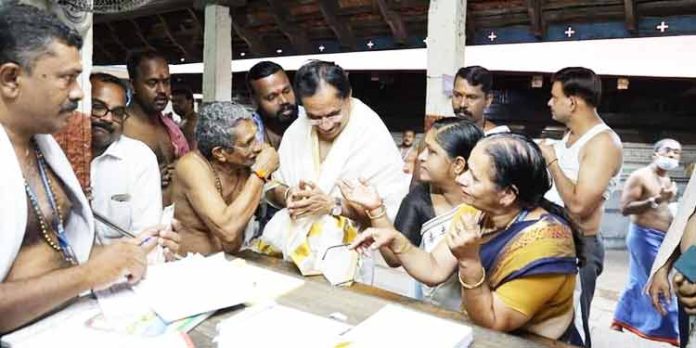 കേന്ദ്രമന്ത്രി ഭഗവന്ത് ഖൂബയ്ക്ക് ചെങ്ങന്നൂരില് ഊഷ്മള സ്വീകരണം കേന്ദ്രമന്ത്രി ഭഗവന്ത് ഖൂബയ്ക്ക് ചെങ്ങന്നൂരില് ഊഷ്മള സ്വീകരണം