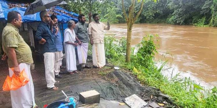 വെള്ളം കയറാന് സാധ്യതയുള്ള പ്രദേശങ്ങളില് ഡെപ്യൂട്ടി സ്പീക്കര് സന്ദര്ശനം നടത്തി വെള്ളം കയറാന് സാധ്യതയുള്ള പ്രദേശങ്ങളില് ഡെപ്യൂട്ടി സ്പീക്കര് സന്ദര്ശനം നടത്തി