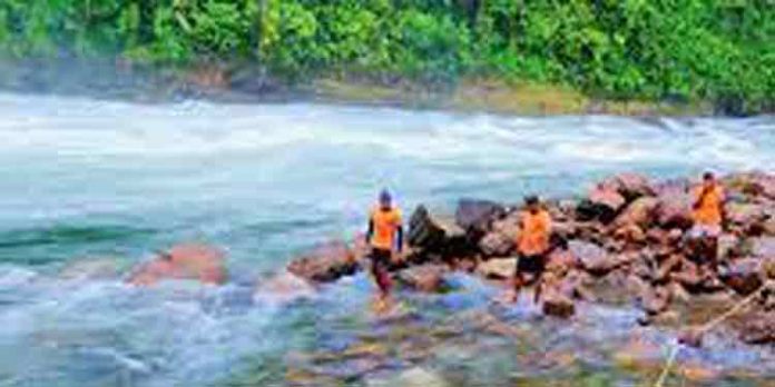 വൃദ്ധ ഒഴുക്കില്പ്പെട്ടു വൃദ്ധ ഒഴുക്കില്പ്പെട്ടു