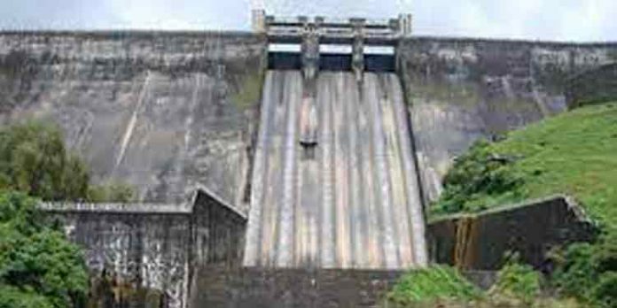 ഷോളയാറിന്റെ മൂന്ന് ഷട്ടറുകൾ വൈകിട്ട് തുറക്കും ഷോളയാറിന്റെ മൂന്ന് ഷട്ടറുകൾ വൈകിട്ട് തുറക്കും