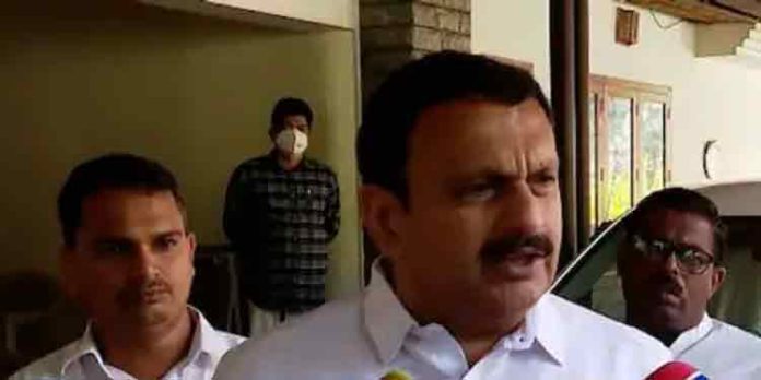 ജെൻഡർ ന്യൂട്രൽ വിവാദം ; പ്രതികരിച്ച് കോൺഗ്രസ് നേതാവ് കെ.മുരളീധരൻ ജെൻഡർ ന്യൂട്രൽ വിവാദം ; പ്രതികരിച്ച് കോൺഗ്രസ് നേതാവ് കെ.മുരളീധരൻ