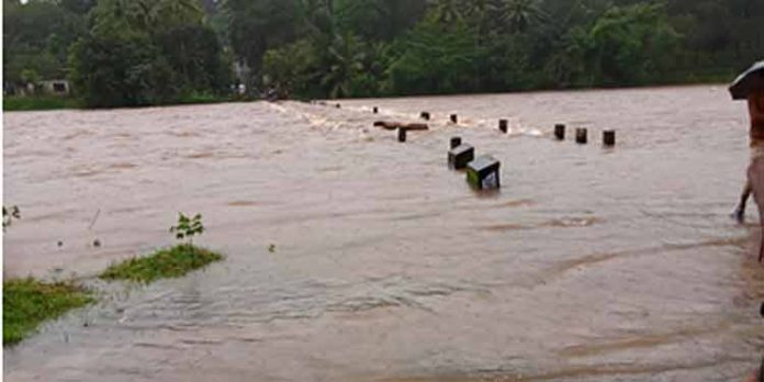 മഴ ശക്തമാകുന്നു ; ഭീതിയില് റാന്നി നിവാസികള് – അറയാഞ്ഞിലിമൺ കോസ് വെ വെള്ളത്തില് മഴ ശക്തമാകുന്നു ; ഭീതിയില് റാന്നി നിവാസികള് – അറയാഞ്ഞിലിമൺ കോസ് വെ വെള്ളത്തില്