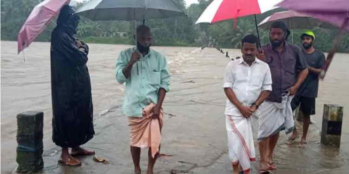 ഒറ്റപ്പെട്ടു പോയ പ്രദേശങ്ങളില് ഭക്ഷ്യ കിറ്റ് എത്തിക്കുന്നതിന് നടപടിയായി ; അഡ്വ പ്രമോദ് നാരായൺ എംഎൽഎ ഒറ്റപ്പെട്ടു പോയ പ്രദേശങ്ങളില് ഭക്ഷ്യ കിറ്റ് എത്തിക്കുന്നതിന് നടപടിയായി ; അഡ്വ പ്രമോദ് നാരായൺ എംഎൽഎ