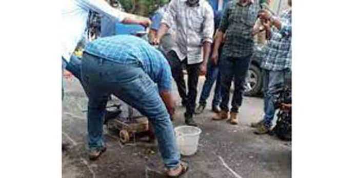 ഓപ്പറേഷൻ സരൾ റാസ്തയില് പൊളിഞ്ഞത് പൊതുമരാമത്ത് വകുപ്പിന്റെ മുഖംമൂടി ഓപ്പറേഷൻ സരൾ റാസ്തയില് പൊളിഞ്ഞത് പൊതുമരാമത്ത് വകുപ്പിന്റെ മുഖംമൂടി