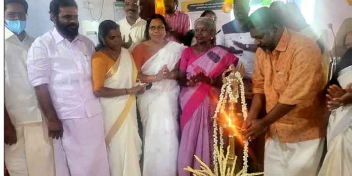 പന്തളത്ത് 12 കര്ഷകരെ ആദരിച്ചു പന്തളത്ത് 12 കര്ഷകരെ ആദരിച്ചു