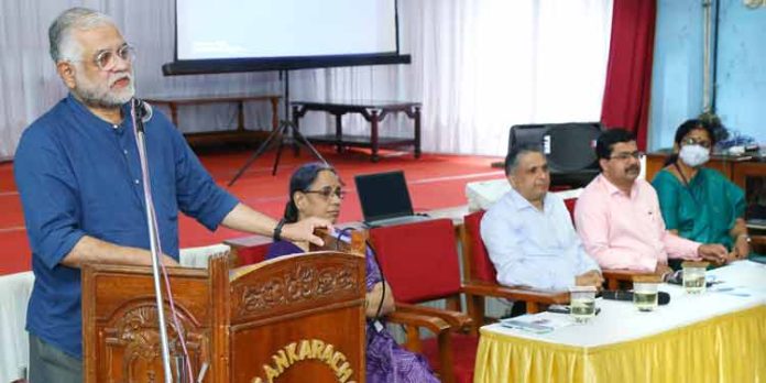 കേരള ഗണിതശാസ്ത്ര പാരമ്പര്യം നിള സ്കൂളിൽ അടിസ്ഥാനപ്പെടുത്തിയതാണ് : പ്രൊഫ.എ.ജെ പരമേശ്വരൻ കേരള ഗണിതശാസ്ത്ര പാരമ്പര്യം നിള സ്കൂളിൽ അടിസ്ഥാനപ്പെടുത്തിയതാണ് : പ്രൊഫ.എ.ജെ പരമേശ്വരൻ