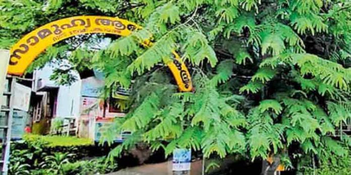 പെരുനാട് കമ്മ്യൂണിറ്റി ഹെൽത്ത് സെന്ററിൽ ഡോക്ടറില്ല ; രോഗികള് ആശങ്കയില് പെരുനാട് കമ്മ്യൂണിറ്റി ഹെൽത്ത് സെന്ററിൽ ഡോക്ടറില്ല ; രോഗികള് ആശങ്കയില്