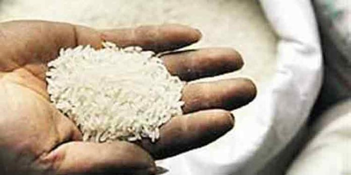 സാധാരണക്കാരെ വലച്ച് സംസ്ഥാനത്ത് അരി വില കുതിക്കുന്നു സാധാരണക്കാരെ വലച്ച് സംസ്ഥാനത്ത് അരി വില കുതിക്കുന്നു