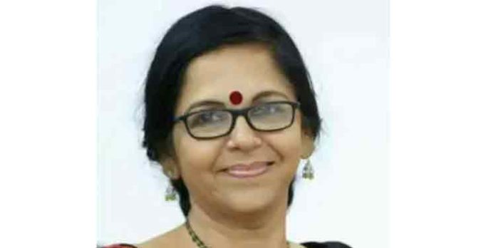 ടി പത്മനാഭനെതിരെ പ്രതികരിച്ച് എഴുത്തുകാരി കെ ശാരദക്കുട്ടി ടി പത്മനാഭനെതിരെ പ്രതികരിച്ച് എഴുത്തുകാരി കെ ശാരദക്കുട്ടി