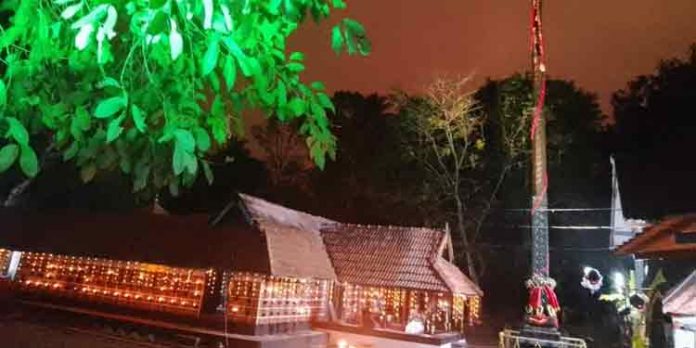 യു.ആർ.എഫ് റിക്കോർഡ് നേടി പനയനൂർകാവ് ദേവി ക്ഷേത്ര കൃഷ്ണാ ശിലാ ധ്വജം യു.ആർ.എഫ് റിക്കോർഡ് നേടി പനയനൂർകാവ് ദേവി ക്ഷേത്ര കൃഷ്ണാ ശിലാ ധ്വജം