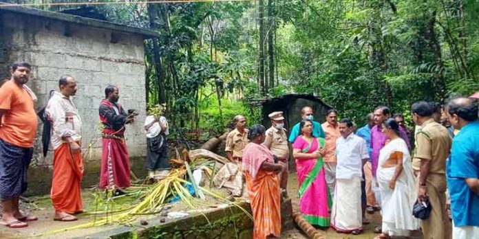 കാട്ടാന നാശനഷ്ടം സൃഷ്ടിക്കുന്ന പ്രദേശങ്ങള് അഡ്വ.പ്രമോദ് നാരായണ് എംഎല്എ സന്ദര്ശിച്ചു കാട്ടാന നാശനഷ്ടം സൃഷ്ടിക്കുന്ന പ്രദേശങ്ങള് അഡ്വ.പ്രമോദ് നാരായണ് എംഎല്എ സന്ദര്ശിച്ചു