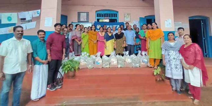 പറക്കോട് അമൃത ബോയ്സ് സ്കൂളിൽ വിദ്യാര്ത്ഥികൾക്കായി അമൃത ഹസ്തം പദ്ധതിക്ക് തുടക്കമായി പറക്കോട് അമൃത ബോയ്സ് സ്കൂളിൽ വിദ്യാര്ത്ഥികൾക്കായി അമൃത ഹസ്തം പദ്ധതിക്ക് തുടക്കമായി