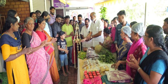 കുടുംബശ്രീ ജില്ലാതല ഓണം വിപണന മേളയ്ക്ക് തുടക്കമായി കുടുംബശ്രീ ജില്ലാതല ഓണം വിപണന മേളയ്ക്ക് തുടക്കമായി
