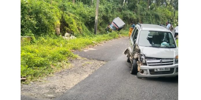 റോഡു നിര്മ്മാണത്തിലെ അശാസ്ത്രീയത അപകട കെണിയാകുന്നു റോഡു നിര്മ്മാണത്തിലെ അശാസ്ത്രീയത അപകട കെണിയാകുന്നു