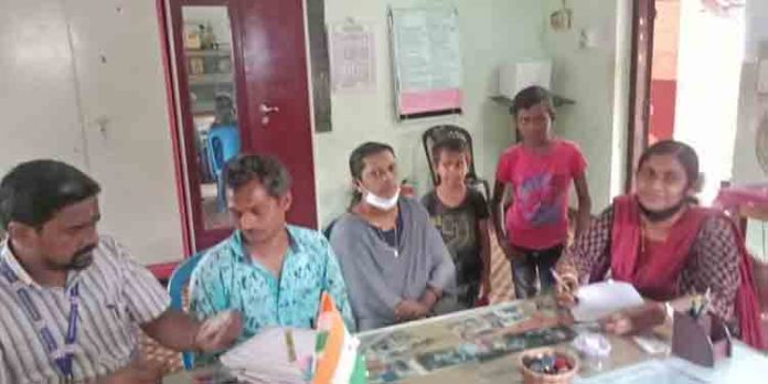 ഇതരതൊഴിലാളികളുടെ മക്കൾക്ക് സ്കൂൾപ്രവേശനമൊരുക്കി മല്ലപ്പള്ളി ബി ആർ സി അധികൃതർ ഇതരതൊഴിലാളികളുടെ മക്കൾക്ക് സ്കൂൾപ്രവേശനമൊരുക്കി മല്ലപ്പള്ളി ബി ആർ സി അധികൃതർ