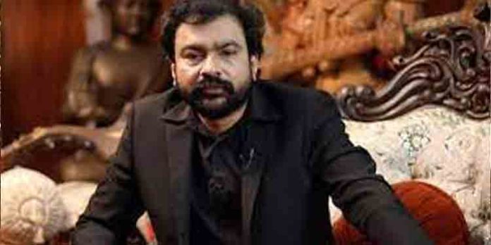 മോൻസൺ മാവുങ്കലിന്റെ വീട്ടിൽ പുരാവസ്തുക്കൾ എന്നപേരിൽ സൂക്ഷിച്ച ശിൽപങ്ങൾ അടക്കം ഉടമസ്ഥന് വിട്ട് നൽകാൻ കോടതി ഉത്തരവ് മോൻസൺ മാവുങ്കലിന്റെ വീട്ടിൽ പുരാവസ്തുക്കൾ എന്നപേരിൽ സൂക്ഷിച്ച ശിൽപങ്ങൾ അടക്കം ഉടമസ്ഥന് വിട്ട് നൽകാൻ കോടതി ഉത്തരവ്