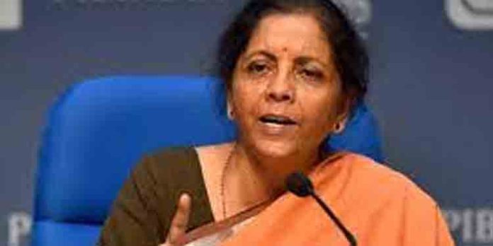 പ്രധാനമന്ത്രി നരേന്ദ്രമോദിയുടെ ചിത്രം റേഷന് കടയില് ഇല്ലാത്തതിന് കളക്ടറെ പരസ്യമായി ശാസിച്ച് നിര്മ്മല സീതാരമന് പ്രധാനമന്ത്രി നരേന്ദ്രമോദിയുടെ ചിത്രം റേഷന് കടയില് ഇല്ലാത്തതിന് കളക്ടറെ പരസ്യമായി ശാസിച്ച് നിര്മ്മല സീതാരമന്