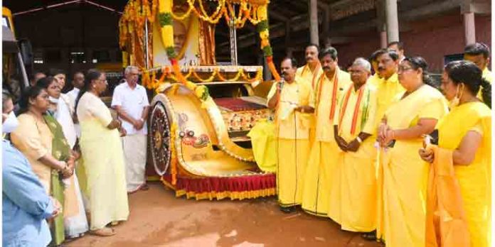 ശ്രീനാരായണ ജയന്തി ആഘോഷത്തിന്റെ വിളംബര ഘോഷയാത്രകൾ ഭക്തിസാന്ദ്രമായി ശ്രീനാരായണ ജയന്തി ആഘോഷത്തിന്റെ വിളംബര ഘോഷയാത്രകൾ ഭക്തിസാന്ദ്രമായി